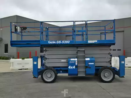 Montacargas Todo Terreno 2008  Genie GS-5390RT (7)