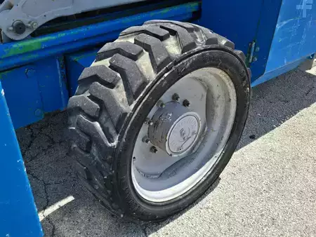 Montacargas Todo Terreno 2008  Genie GS-5390RT (12)