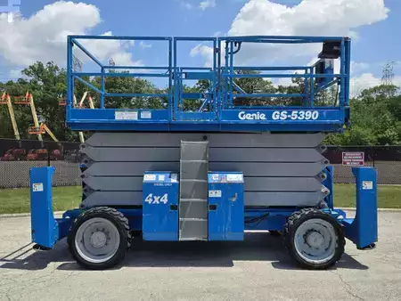 Montacargas Todo Terreno 2008  Genie GS-5390RT (6)