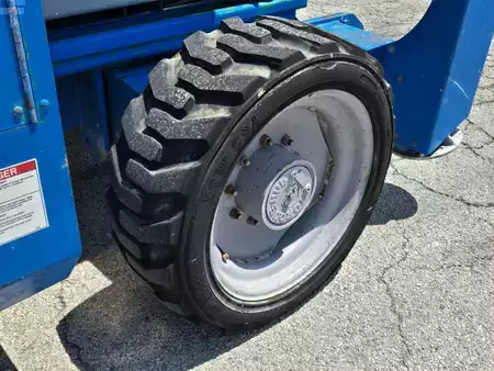 Montacargas Todo Terreno 2008  Genie GS-5390RT (9)