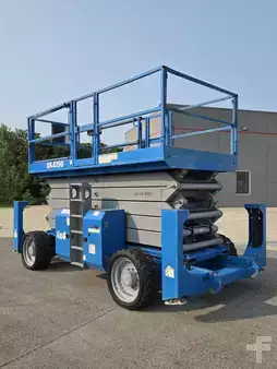Montacargas Todo Terreno 2013  Genie GS-5390RT (2)
