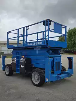 Montacargas Todo Terreno 2015  Genie GS-5390RT (4)
