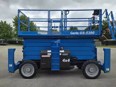 Montacargas Todo Terreno 2015  Genie GS-5390RT (6)