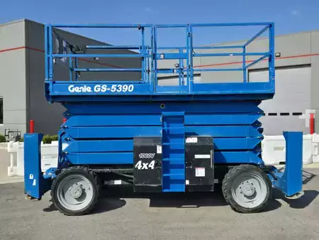 Montacargas Todo Terreno 2015  Genie GS-5390RT (1)