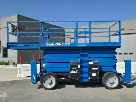 Montacargas Todo Terreno 2015  Genie GS-5390RT (7)