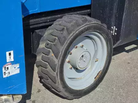 Montacargas Todo Terreno 2015  Genie GS-5390RT (9)