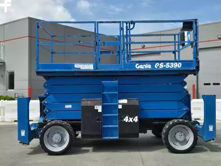 Montacargas Todo Terreno 2015  Genie GS-5390RT (1)
