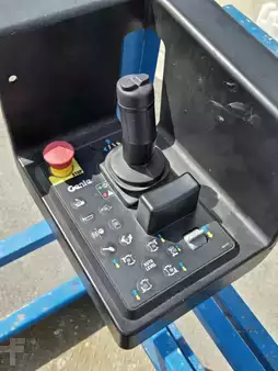 Montacargas Todo Terreno 2015  Genie GS-5390RT (13)