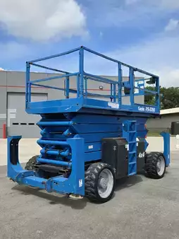 Montacargas Todo Terreno 2015  Genie GS-5390RT (2)