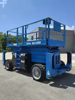 Montacargas Todo Terreno 2016  Genie GS-4390RT (4)