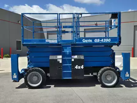 Montacargas Todo Terreno 2016  Genie GS-4390RT (6)