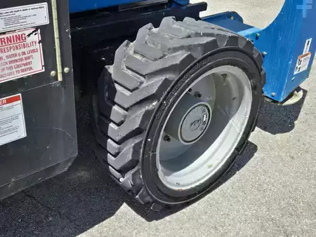 Montacargas Todo Terreno 2016  Genie GS-4390RT (9)