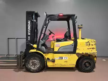 Montacargas diésel 2013  Hyundai 40DS-7E (1)