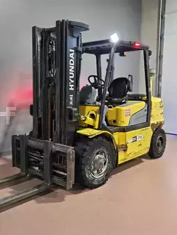 Montacargas diésel 2013  Hyundai 40DS-7E (3)