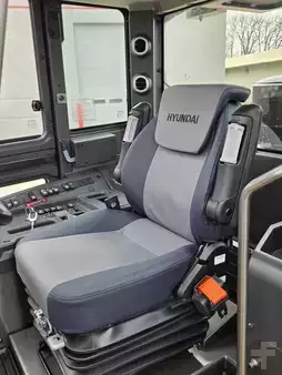 Diesel Forklifts 2026  Hyundai 160D-9 (14)
