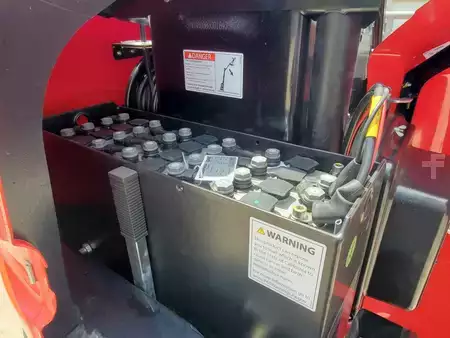 Montacargas Eléctrico (4 ruedas) 2020  Genie GR-26J (14)