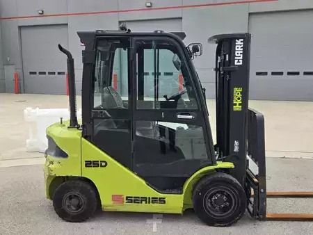 Diesel Forklifts 2022  Clark S25D (6)