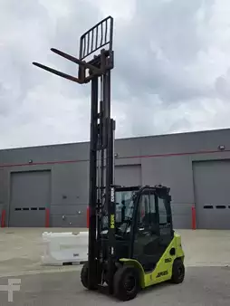Diesel Forklifts 2022  Clark S25D (8)