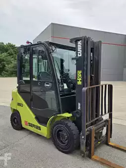 Diesel Forklifts 2022  Clark S25D (4)
