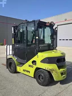 Diesel Forklifts 2022  Clark S30D (2)