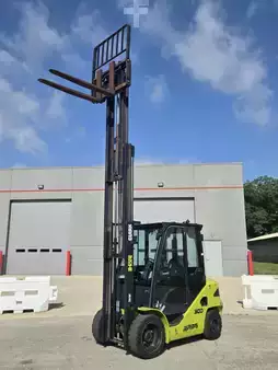 Diesel Forklifts 2022  Clark S30D (8)