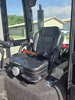 Diesel Forklifts 2022  Clark S30D (9)