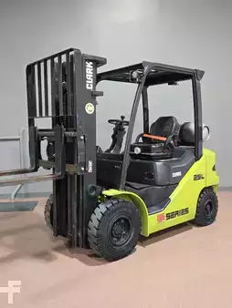 Montacargas GLP 2021  Clark S25L (7)