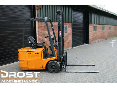 Electric - 4 wheels - Still r50 15 heftruck elektrische triple sidesift met maar 7147 uur (1)