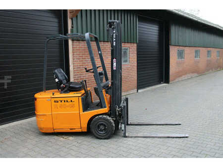 Electric - 4 wheels - Still r50 15 heftruck elektrische triple sidesift met maar 7147 uur (2)