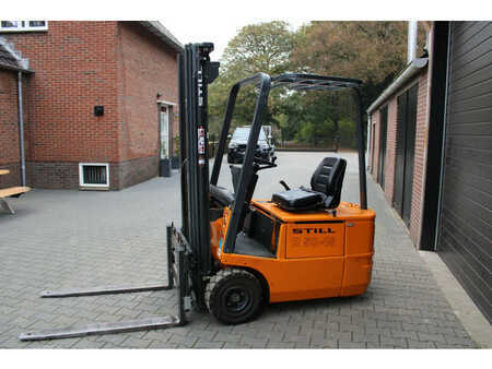 Electric - 4 wheels - Still r50 15 heftruck elektrische triple sidesift met maar 7147 uur (3)