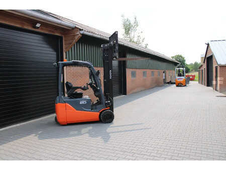 El Truck - 3-hjul 2018  Toyota 8fbe20t heftruck elektrische triplex lepelverstelling sideshift (11)