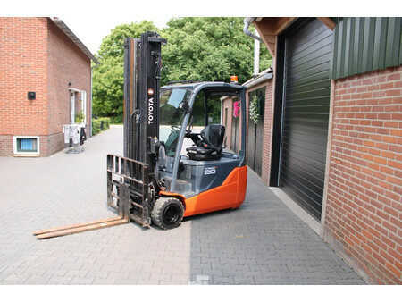 El Truck - 3-hjul 2018  Toyota 8fbe20t heftruck elektrische triplex lepelverstelling sideshift (3)