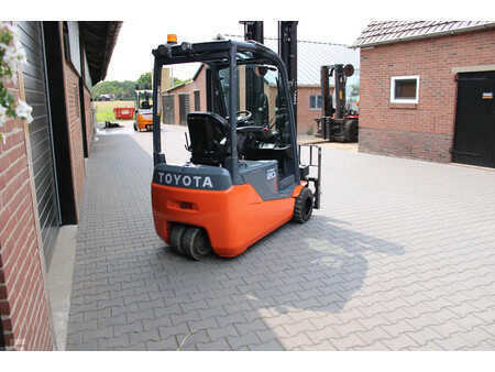 El Truck - 3-hjul 2018  Toyota 8fbe20t heftruck elektrische triplex lepelverstelling sideshift (6)