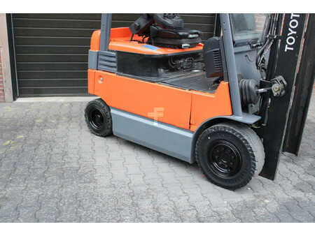 Elektro čtyřkolový VZV 2011  Toyota 7fbmf25 heftruck elektrische accu bj 2021 triplex sideshift lepelverstelling (7)