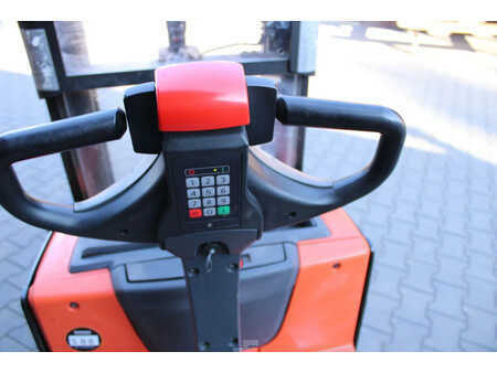 Gerbeurs 2010  Toyota SWE200d stapelaar elektrische met pompwagen functie (10)