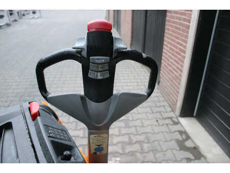 Ruční vysokozdvižný vozík 2016  Still exv16 stapelaar nieuwe accu elektrische triplex freelift (9)