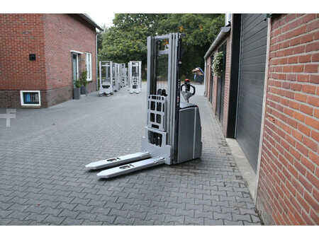 Ruční vysokozdvižný vozík 2016  Still exv16 stapelaar nieuwe accu elektrische triplex freelift (2)