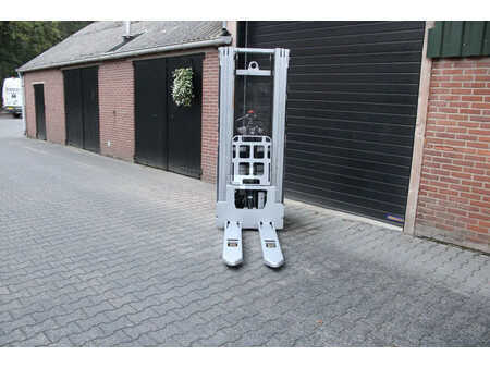 Ruční vysokozdvižný vozík 2016  Still exv16 stapelaar nieuwe accu elektrische triplex freelift (5)