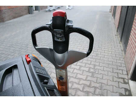 Ruční vysokozdvižný vozík 2016  Still exv16 stapelaar nieuwe accu elektrische triplex freelift (9)