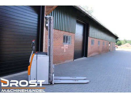 Stacker pedestre 2016  Still exv16 stapelaar elektrische triplex freelift (1)