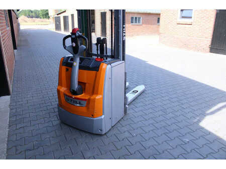 Stacker pedestre 2016  Still exv16 stapelaar elektrische triplex freelift (5)
