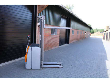 Stacker pedestre 2016  Still exv16 stapelaar elektrische triplex freelift (8)