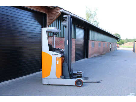 Chariots à mât rétractable 2016  Still FM-X10 reachtruck elektrische triplex sideshift freelift (1)