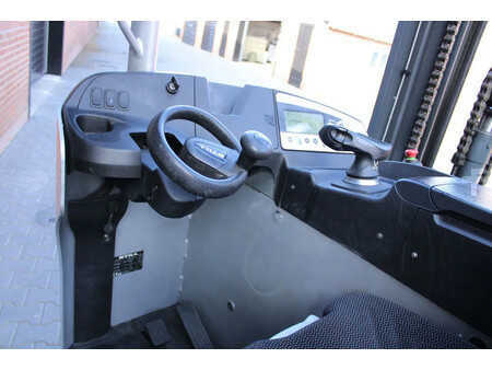 Chariots à mât rétractable 2016  Still FM-X10 reachtruck elektrische triplex sideshift freelift (9)