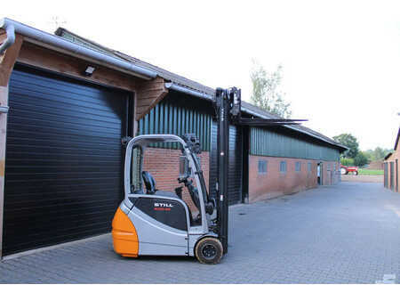 Sähkö - 3 pyör 2017  Still RX20 20 heftruck elektrische accu 88% triplex lepelverstelling sideshift (11)
