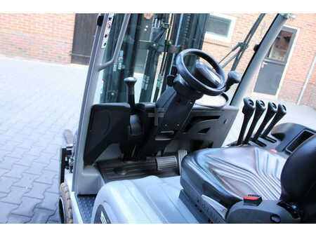 Sähkö - 3 pyör 2017  Still RX20 20 heftruck elektrische accu 88% triplex lepelverstelling sideshift (15)