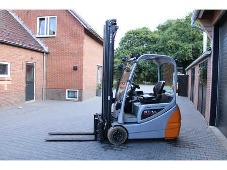 Sähkö - 3 pyör 2017  Still RX20 20 heftruck elektrische accu 88% triplex lepelverstelling sideshift (2)