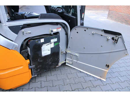 Sähkö - 3 pyör 2017  Still RX20 20 heftruck elektrische accu 88% triplex lepelverstelling sideshift (4)