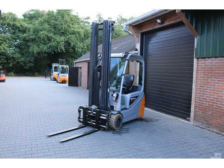 Sähkö - 3 pyör 2017  Still RX20 20 heftruck elektrische accu 88% triplex lepelverstelling sideshift (8)