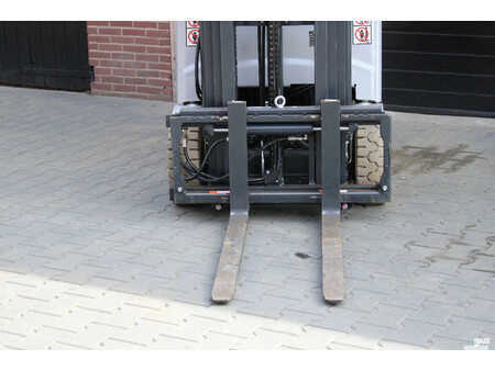 Sähkö - 4 pyör 2019  Still RX50 10heftruck elektrische triplex sideshift (8)